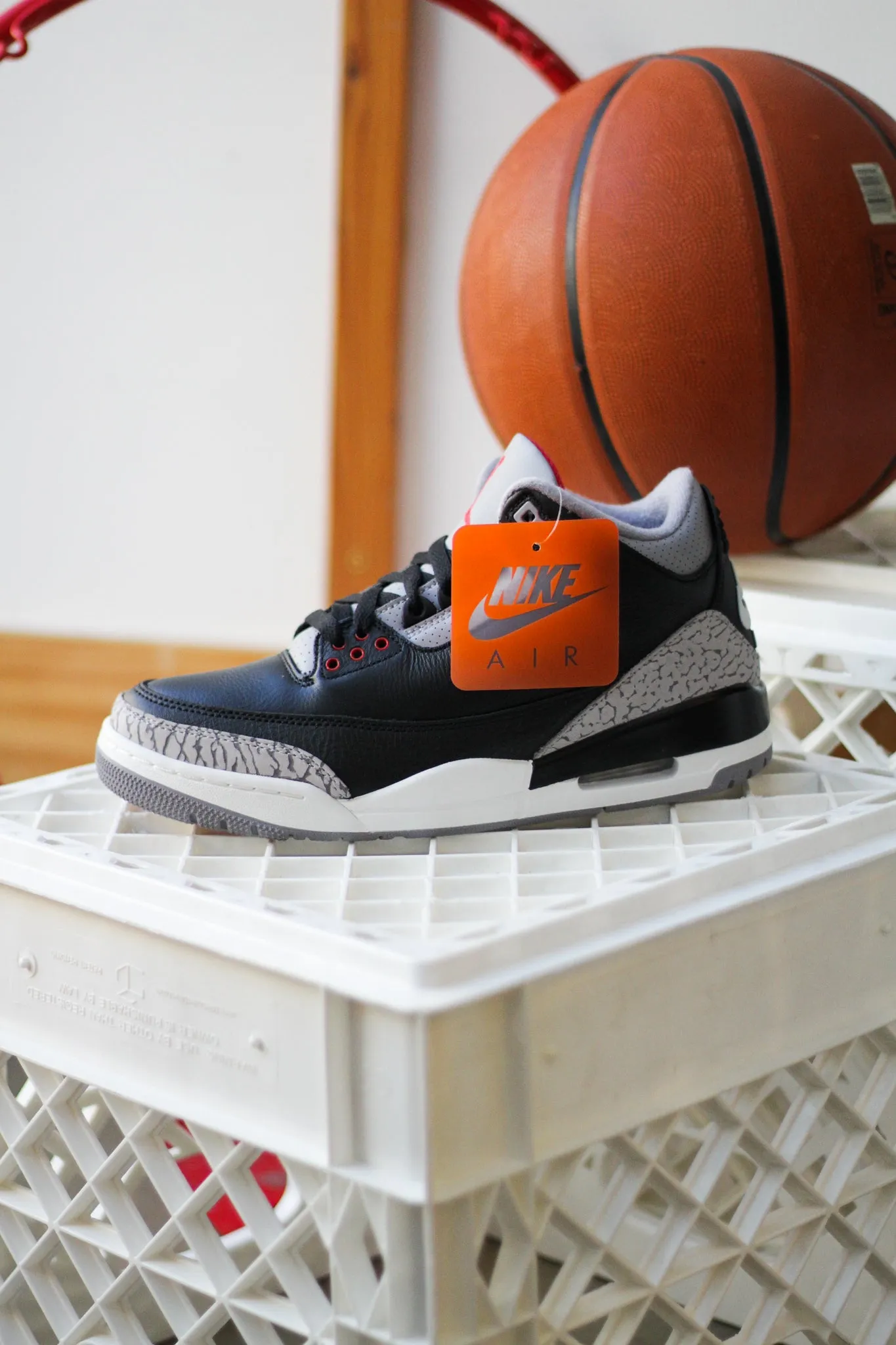 AIR JORDAN 3 RETRO "BLACK CEMENT"