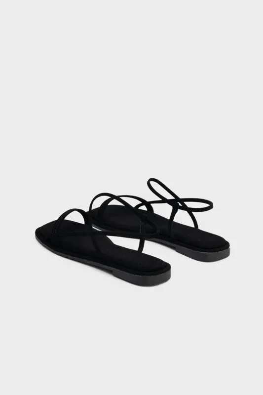 STRAPPY FLAT SANDAL