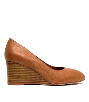 Top End Melvina tan Wedge